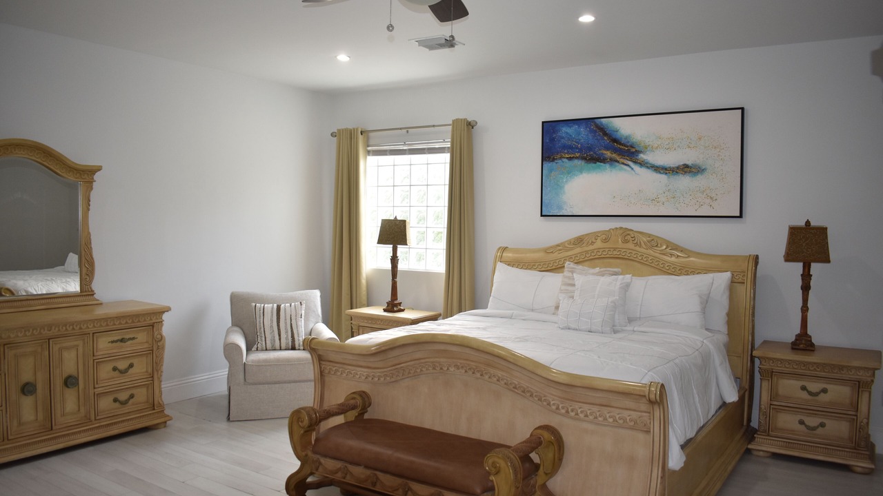 Photo of Bedroom in Seven Mile Beach