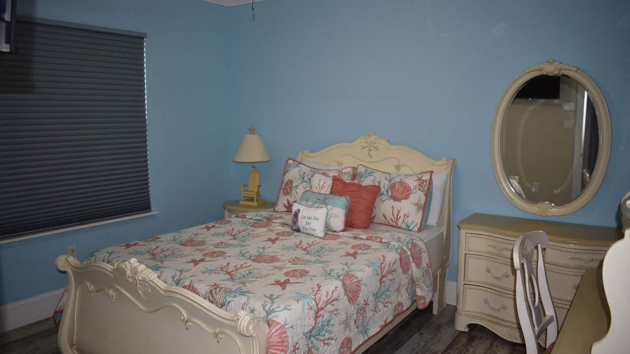 Photo of Bedroom in Seven Mile Beach