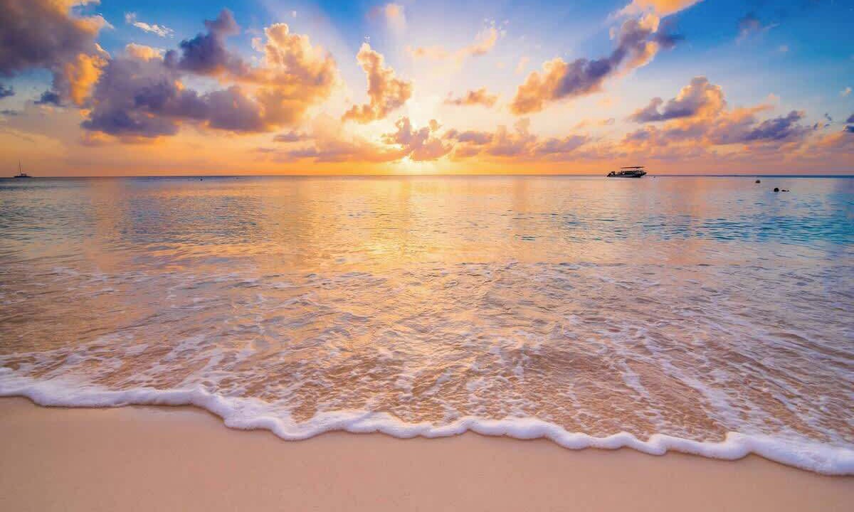 Photo of Others in Seven Mile Beach