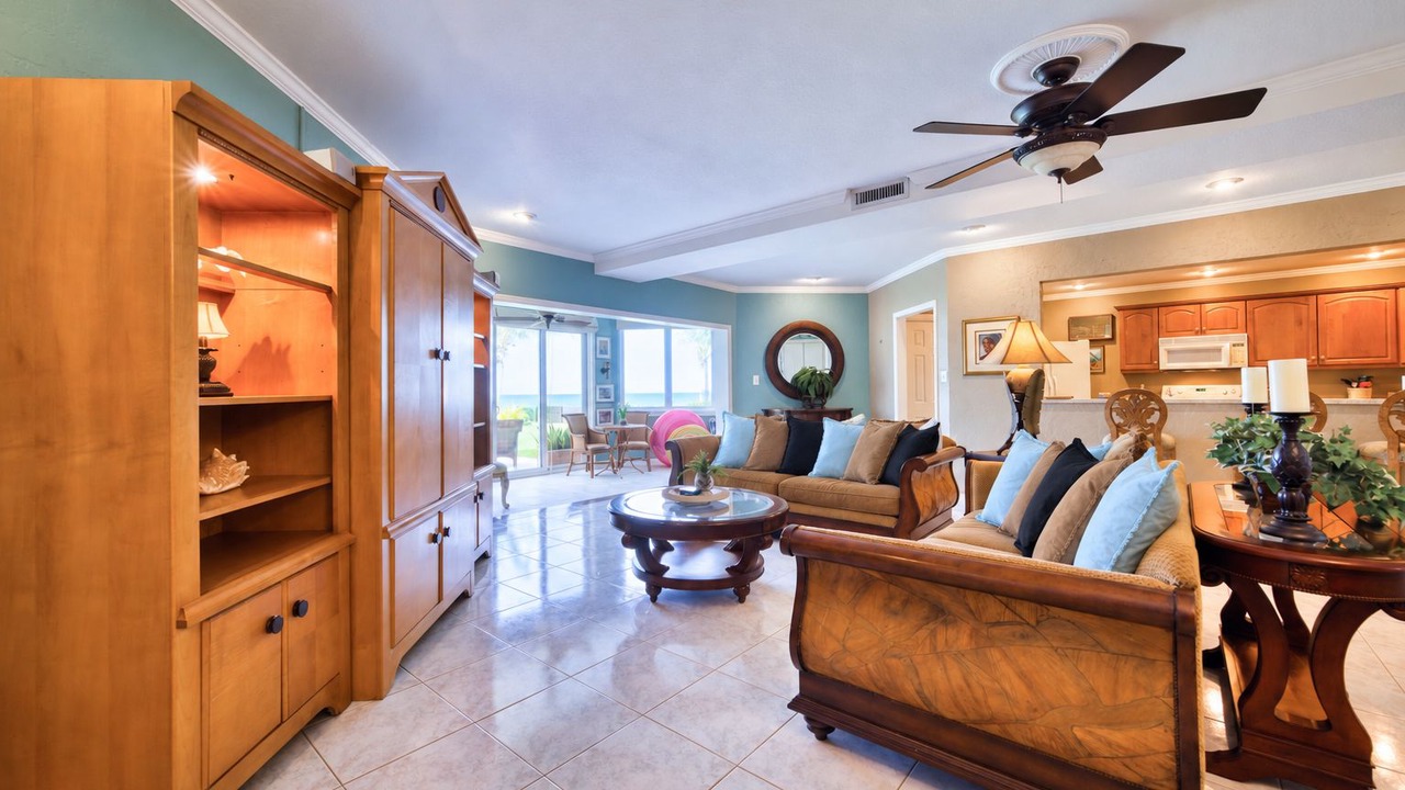 Photo of Livingroom in Seven Mile Beach