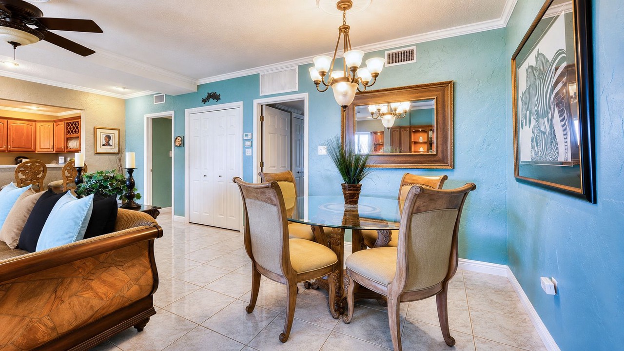 Photo of Livingroom in Seven Mile Beach