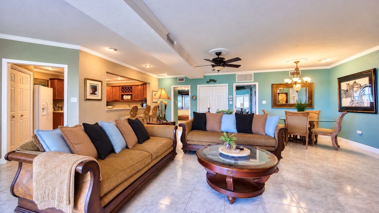 Photo of Livingroom in Seven Mile Beach