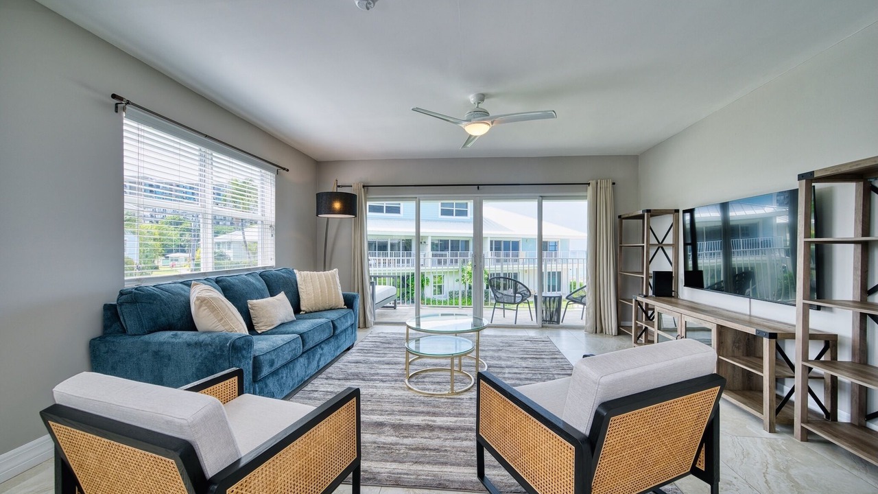 Photo of Livingroom in Seven Mile Beach