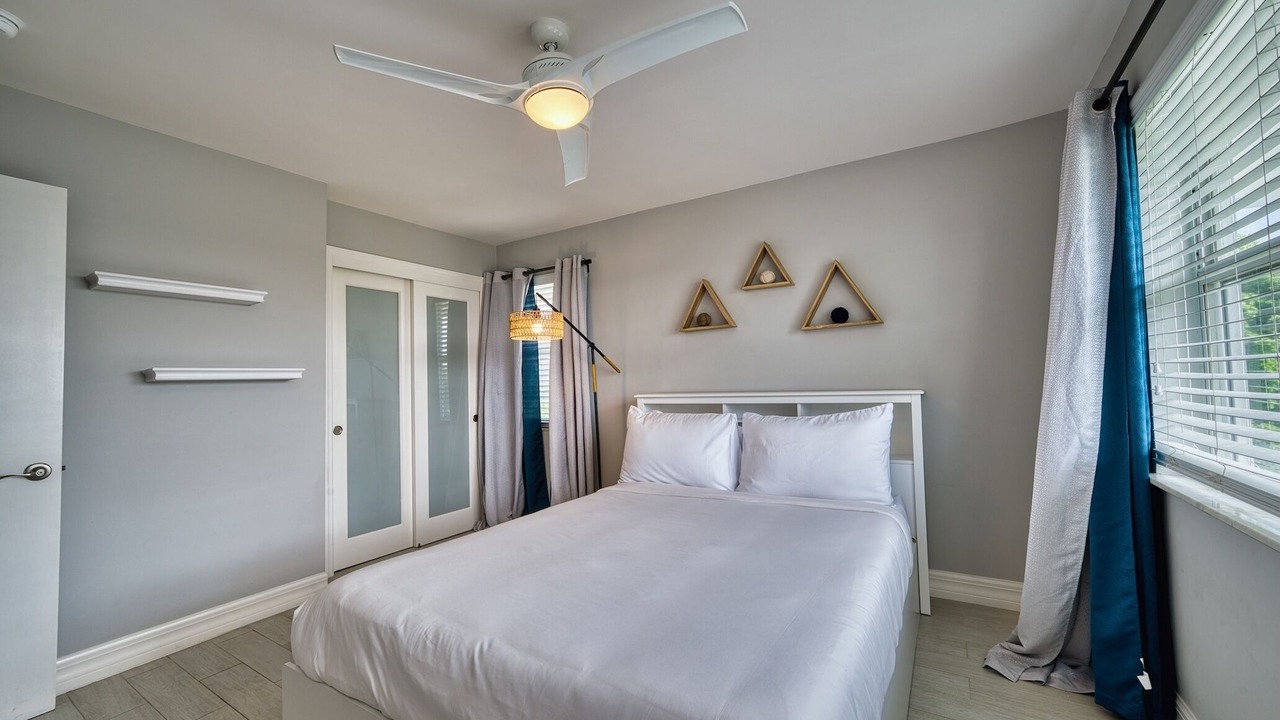 Photo of Bedroom in Seven Mile Beach