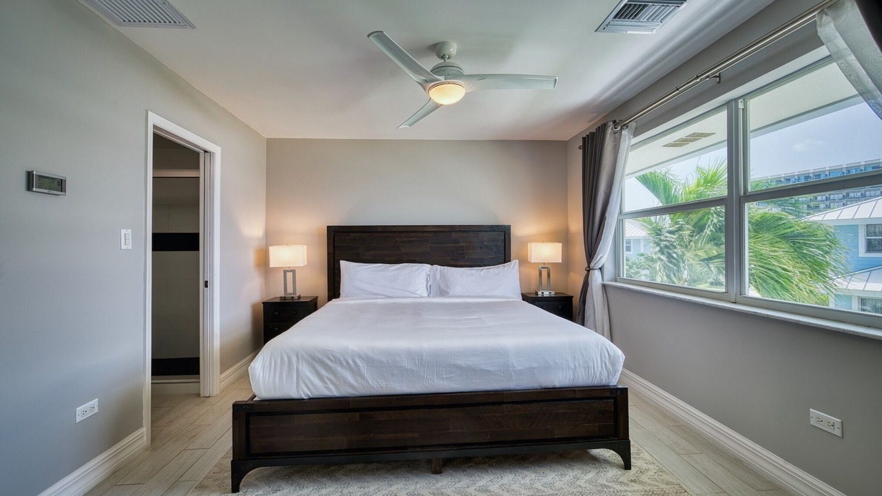 Photo of Bedroom in Seven Mile Beach