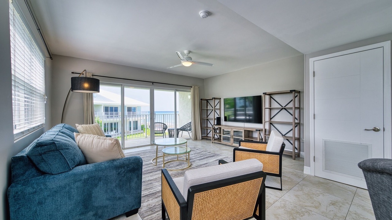 Photo of Livingroom in Seven Mile Beach