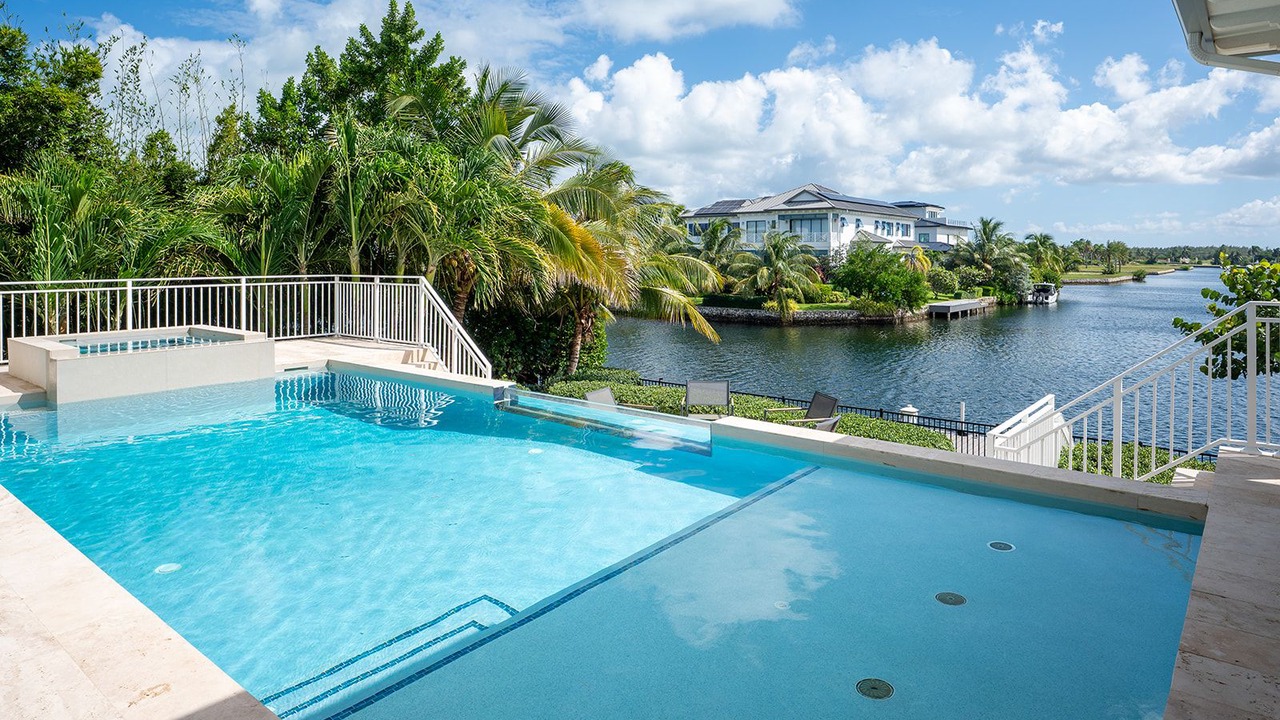 Photo of Outdoor in Crystal Harbour
