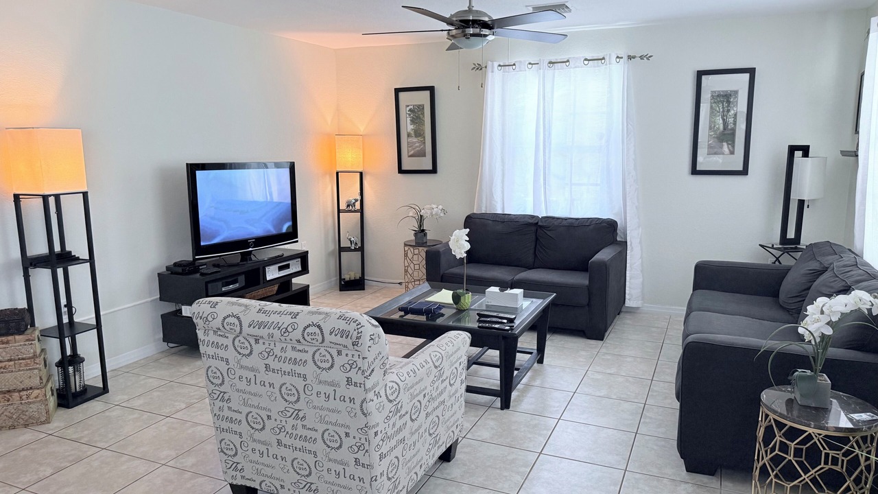 Photo of Livingroom in Seven Mile Beach