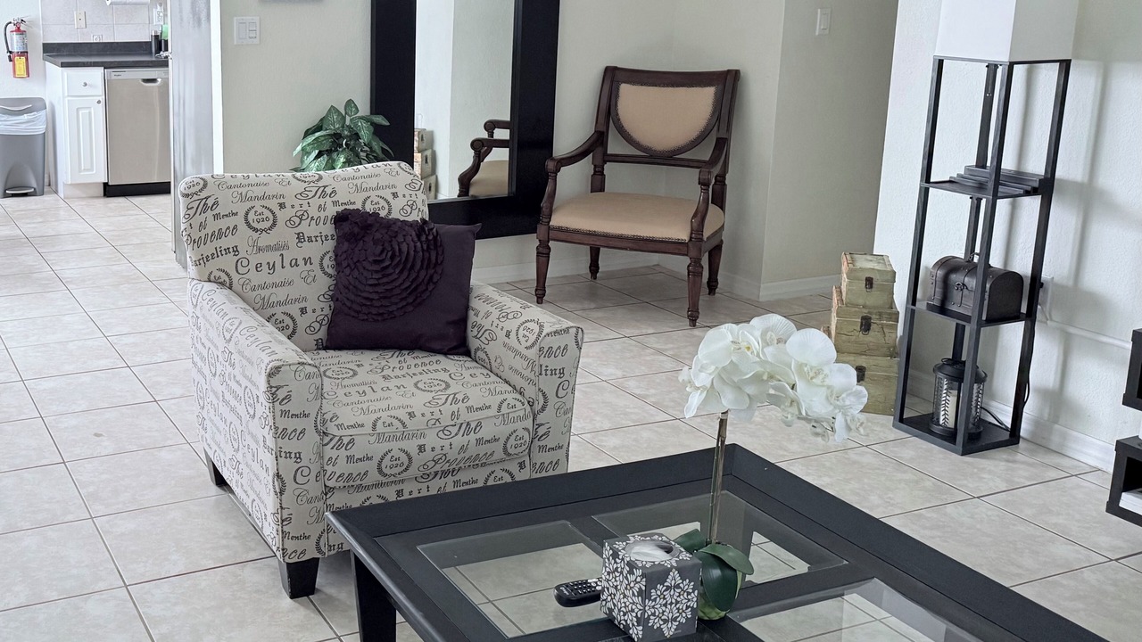 Photo of Livingroom in Seven Mile Beach