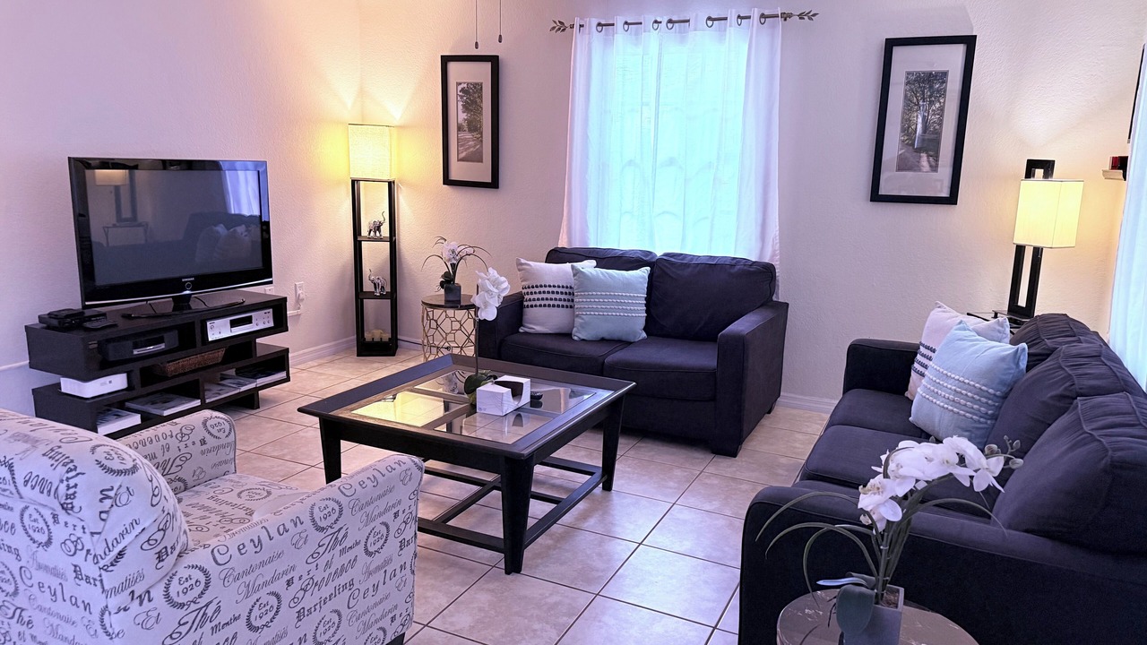 Photo of Livingroom in Seven Mile Beach