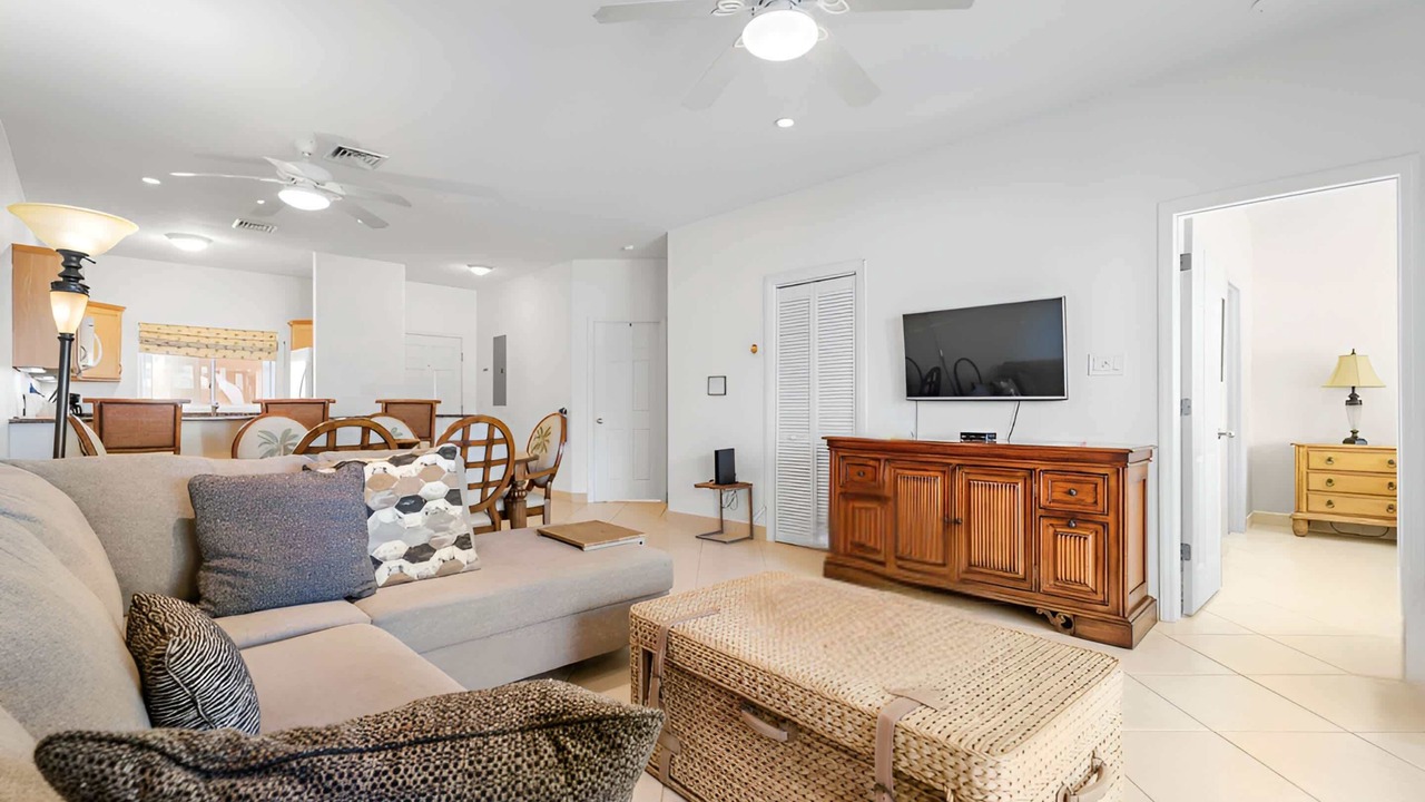 Photo of Livingroom in Rum Point