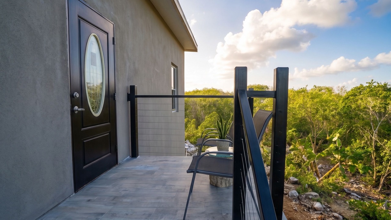 Photo of Patio Balcony in Bodden Town