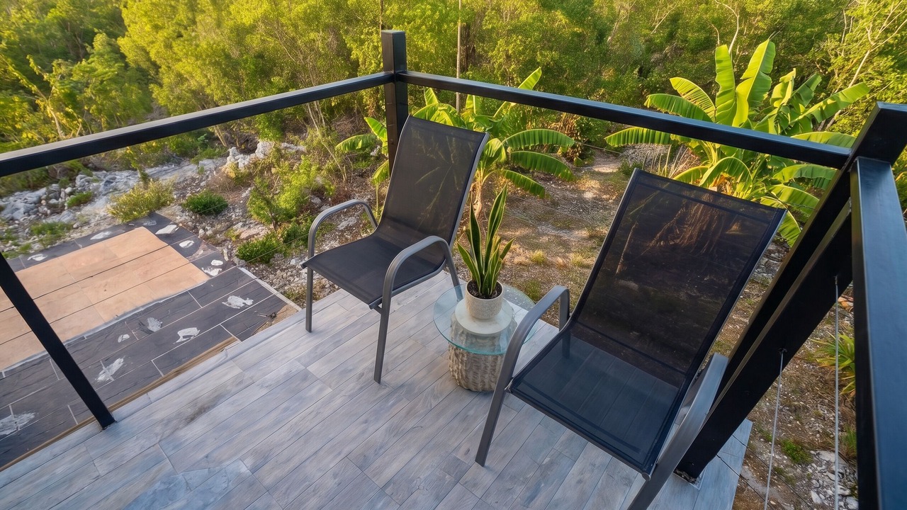 Photo of Patio Balcony in Bodden Town