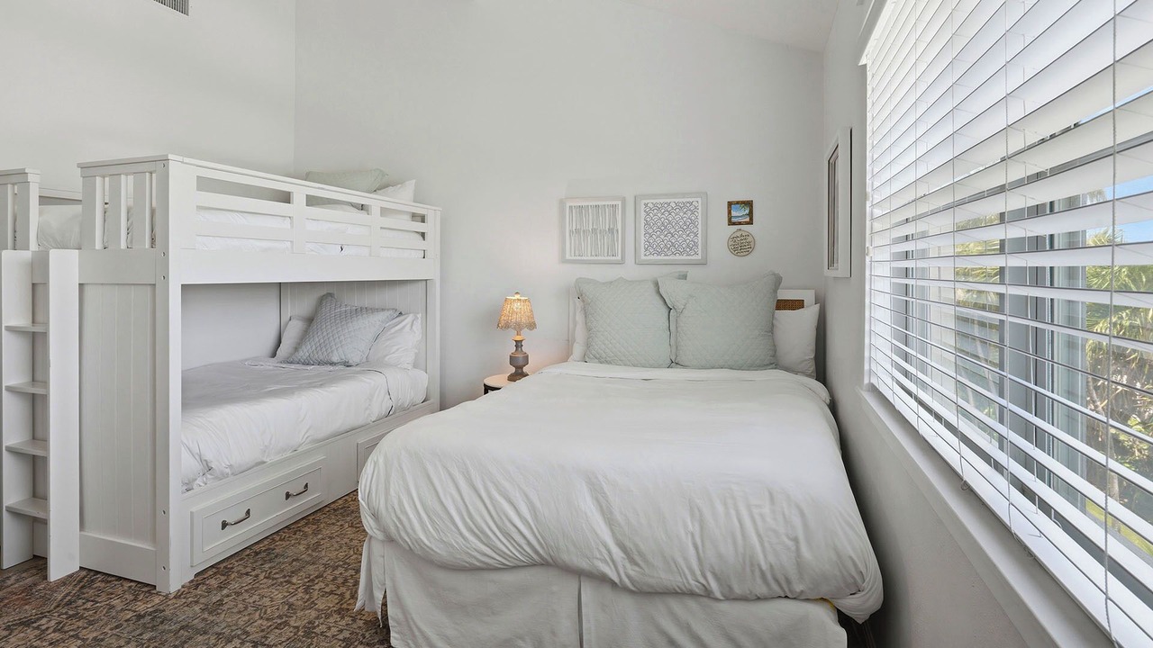 Photo of Bedroom in Seven Mile Beach