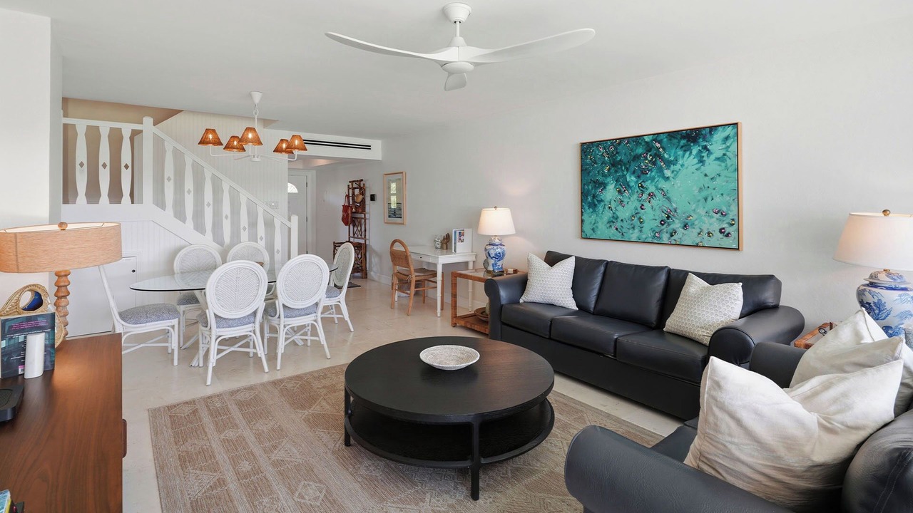 Photo of Livingroom in Seven Mile Beach