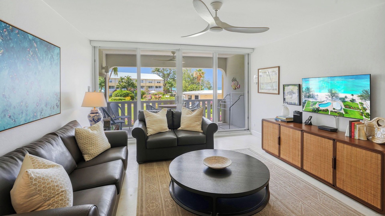 Photo of Livingroom in Seven Mile Beach