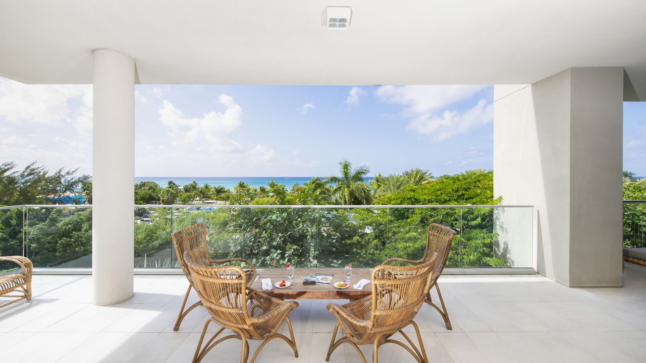 Photo of Outdoor in Seven Mile Beach