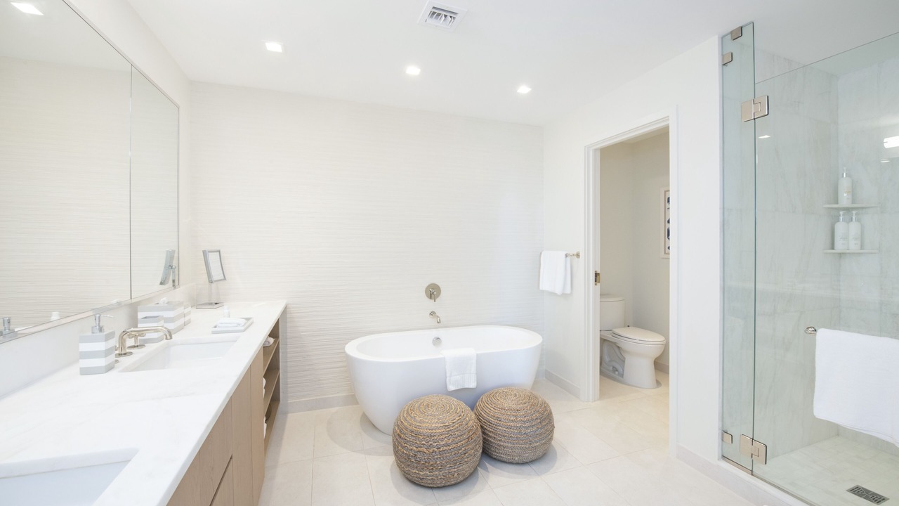 Photo of Bathroom in Seven Mile Beach