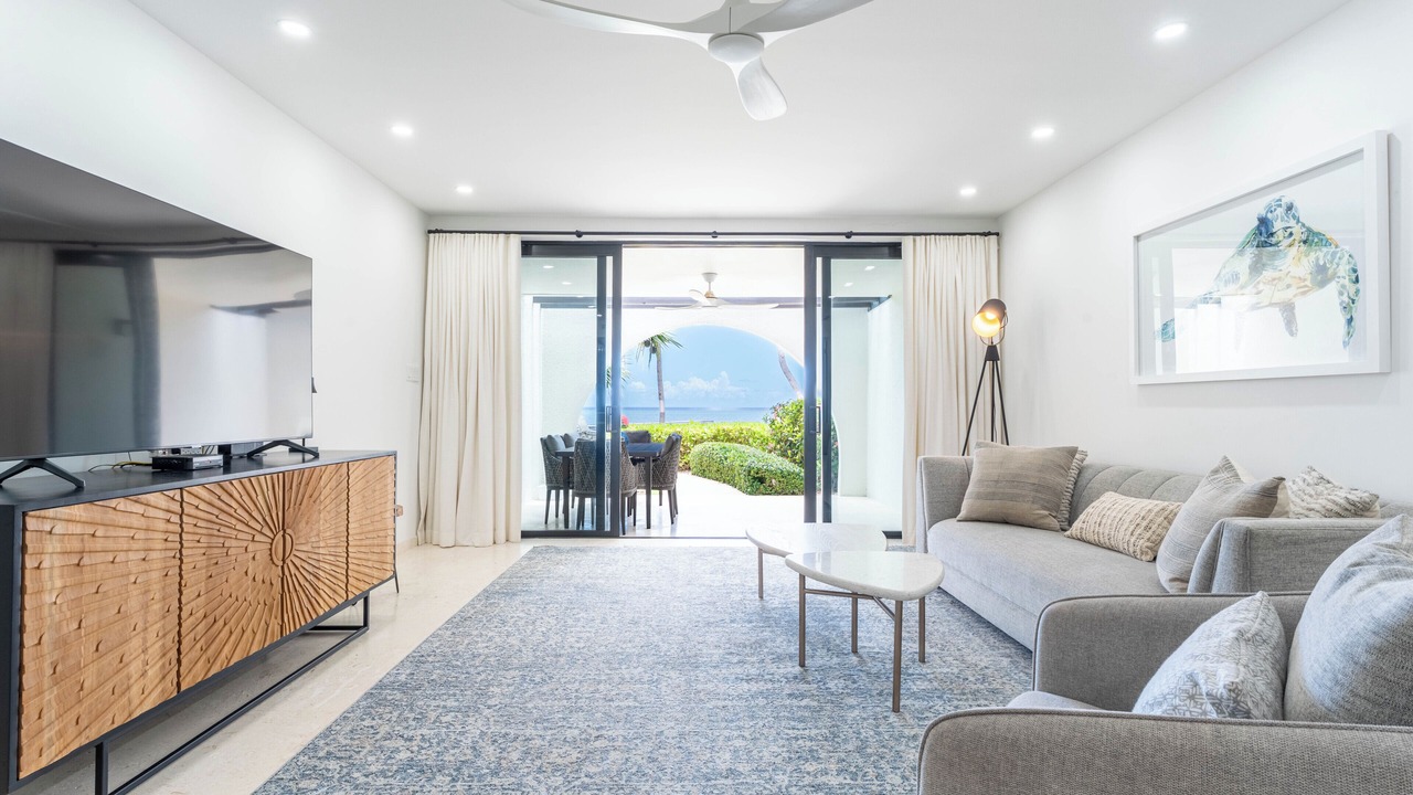 Photo of Livingroom in West Bay