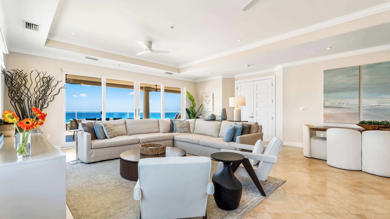 Photo of Livingroom in Seven Mile Beach