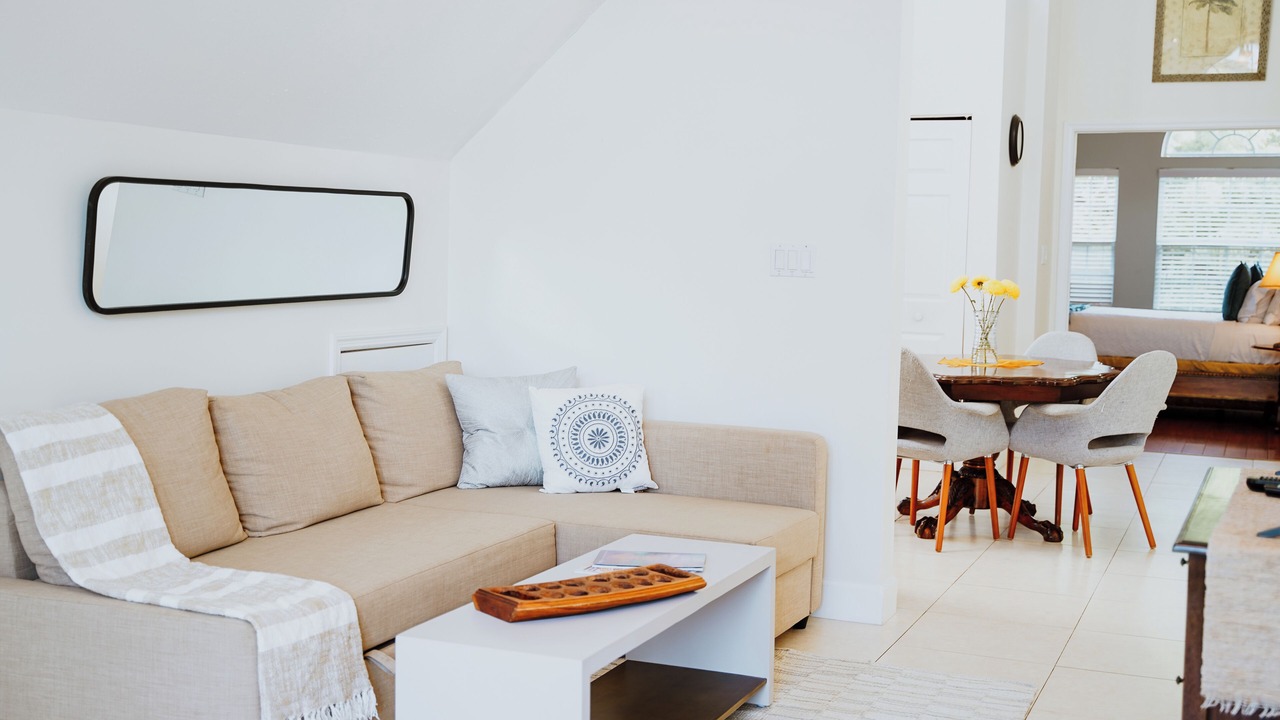 Photo of Livingroom in West Bay