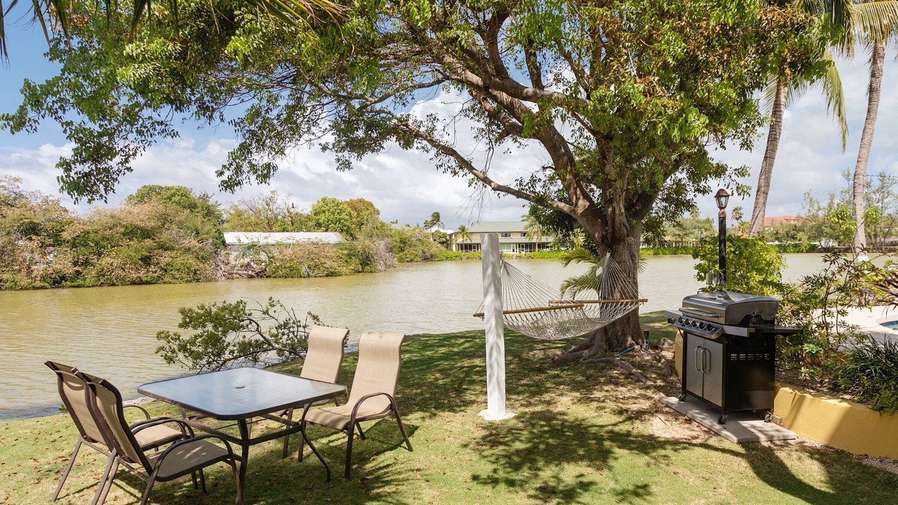 Photo of Outdoor in West Bay
