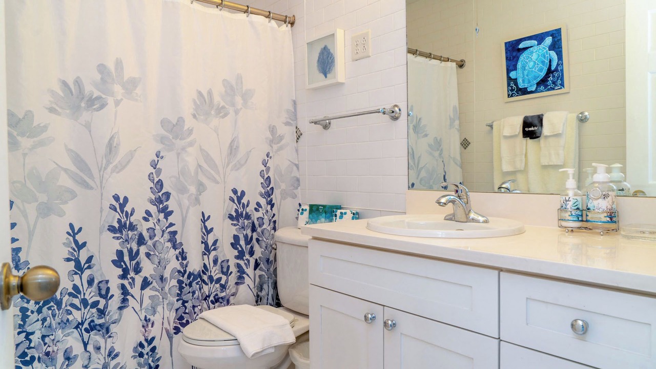 Photo of Bathroom in Seven Mile Beach