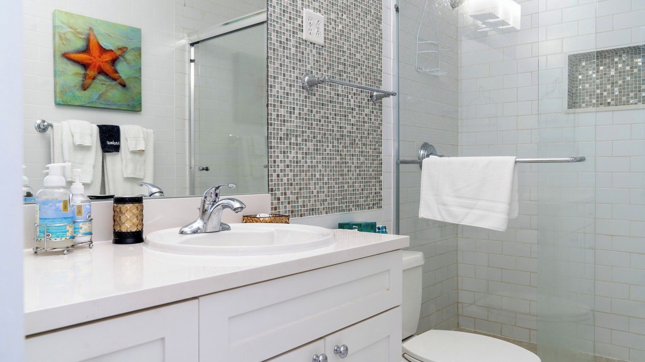 Photo of Bathroom in Seven Mile Beach