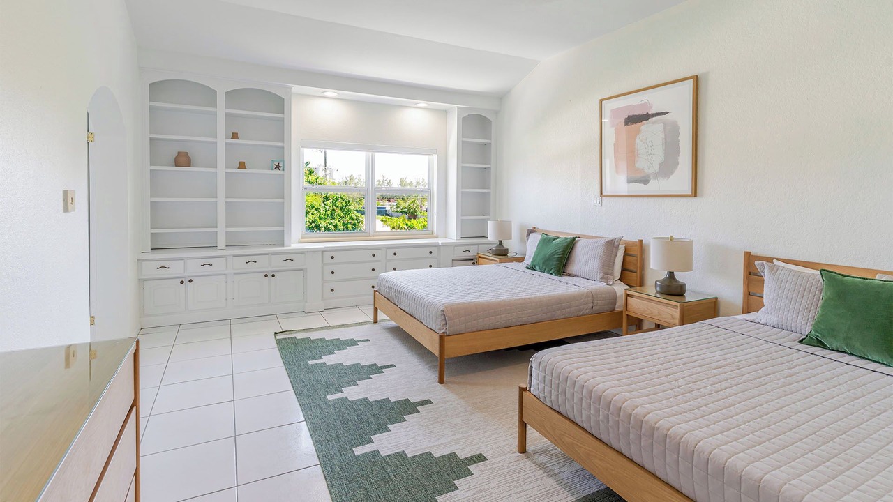 Photo of Bedroom in Seven Mile Beach
