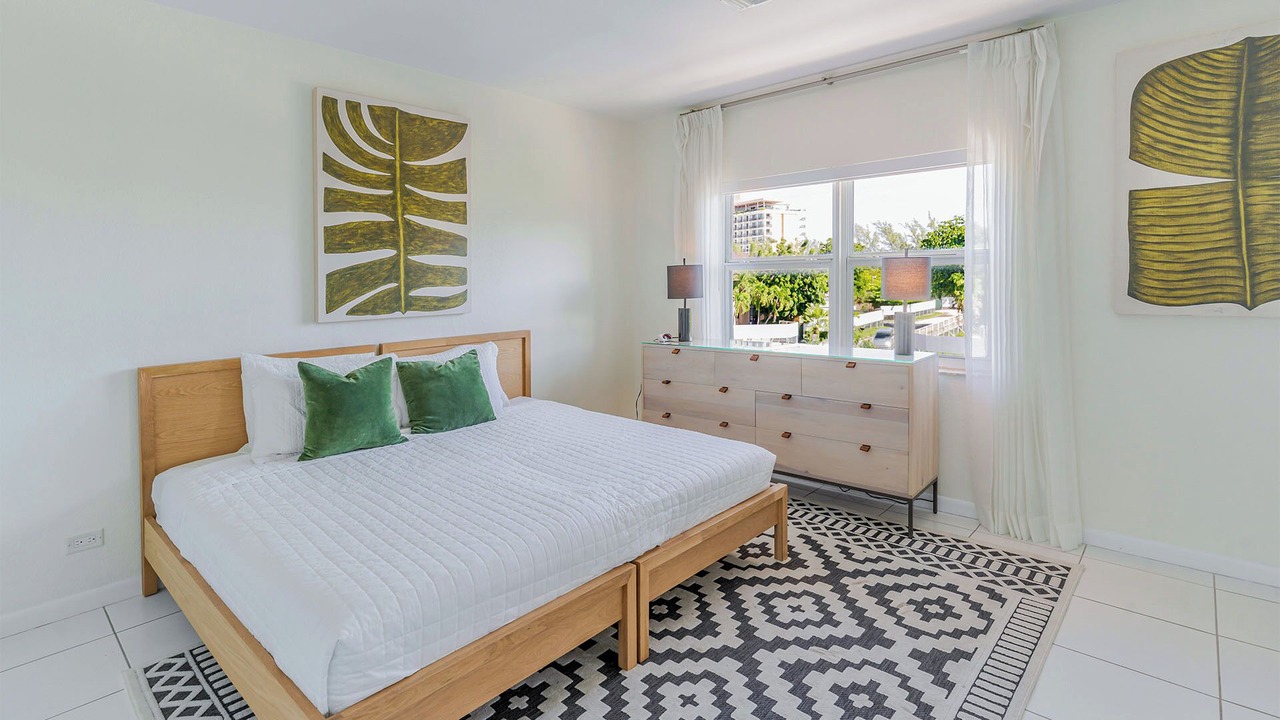 Photo of Bedroom in Seven Mile Beach