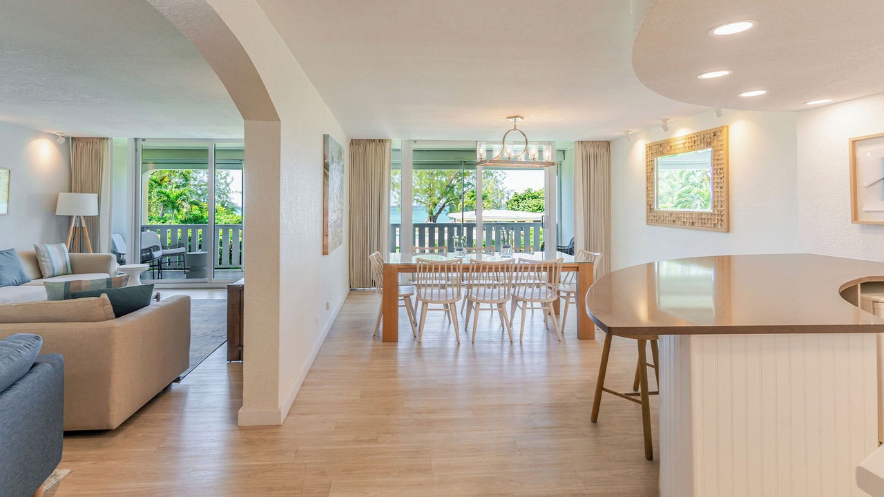 Photo of Livingroom in Seven Mile Beach