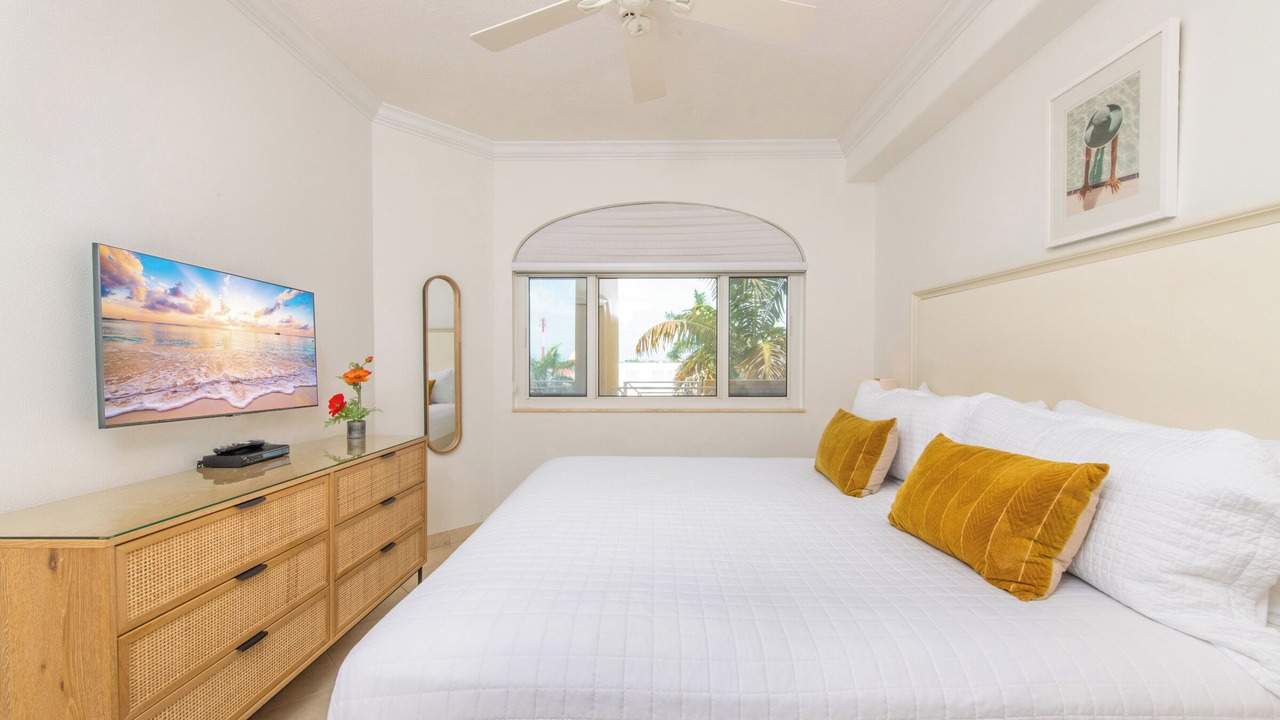 Photo of Bedroom in Seven Mile Beach