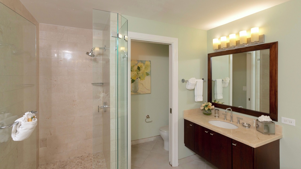 Photo of Bathroom in Seven Mile Beach