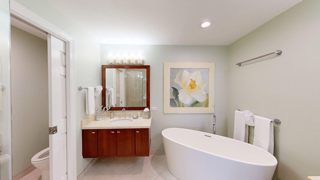 Photo of Bathroom in Seven Mile Beach