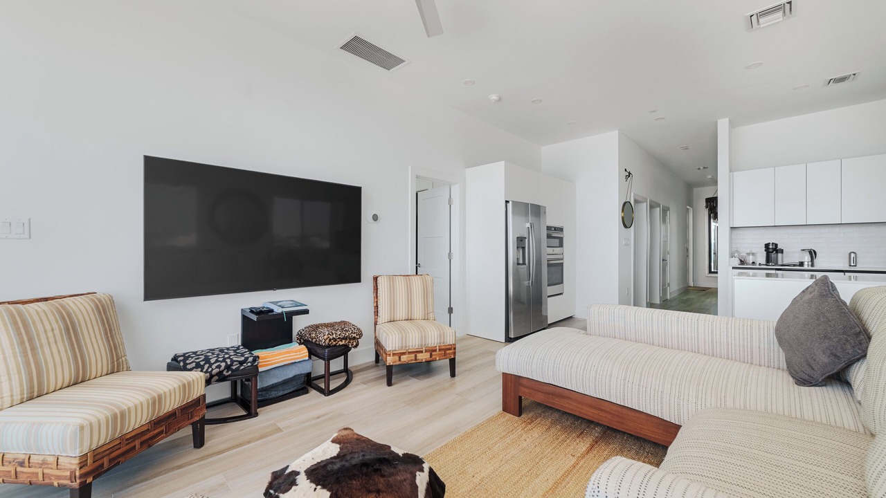 Photo of Livingroom in Northwest Point