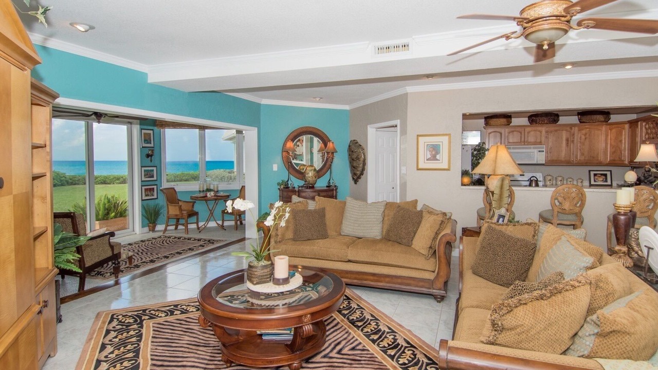 Photo of Livingroom in Seven Mile Beach