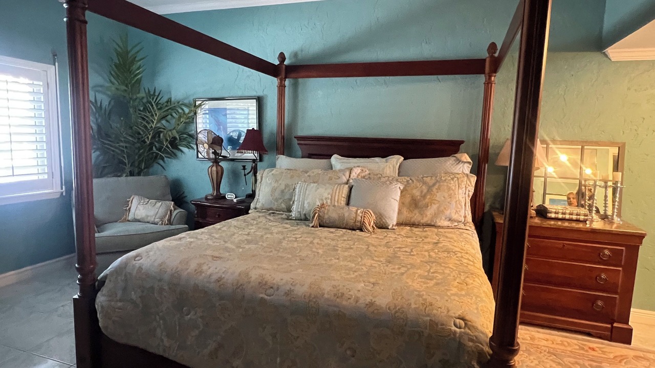 Photo of Bedroom in Seven Mile Beach
