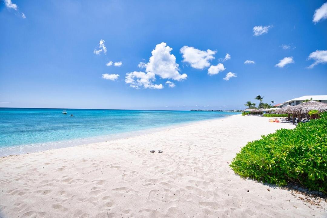 Photo of Others in Seven Mile Beach