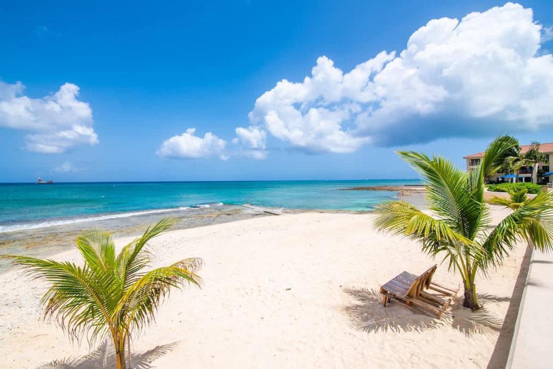 Photo of Others in Seven Mile Beach