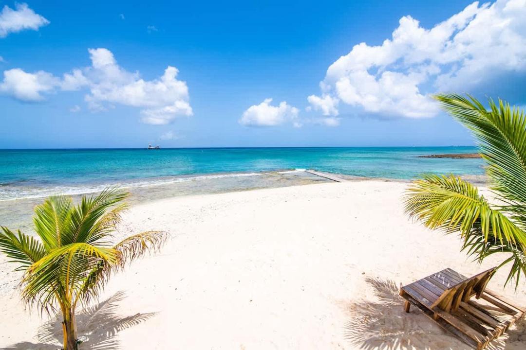 Photo of Others in Seven Mile Beach