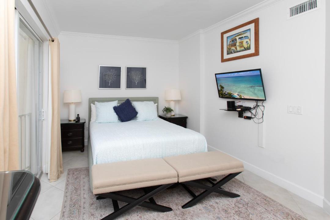 Photo of Bedroom in Seven Mile Beach