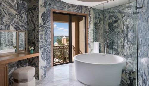 Three-Bedroom Penthouse Suite with Balcony