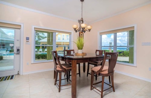 North Side Villa | Luxury 3bd Beach Front 4 Green Stunning Views