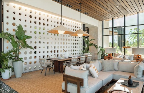 Seven Mile Beach Hotel | Hotel Indigo Grand Cayman by IHG
