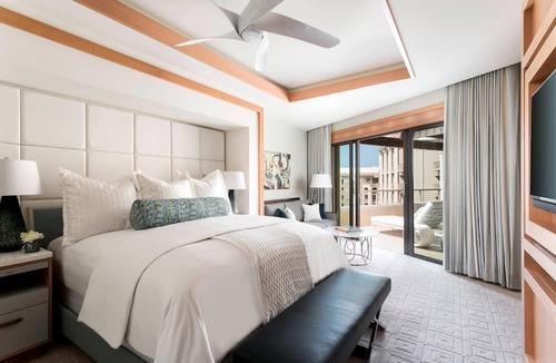Seven Mile Beach Resort | The Ritz-Carlton, Grand Cayman