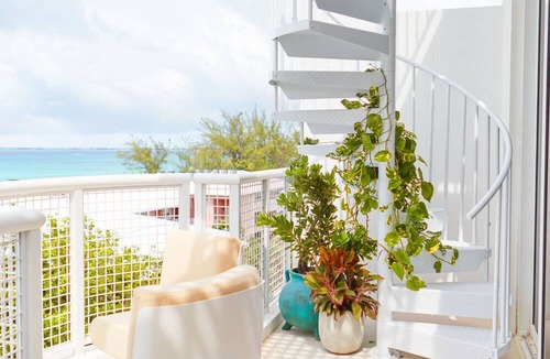 Seven Mile Beach Hotel | Palm Heights