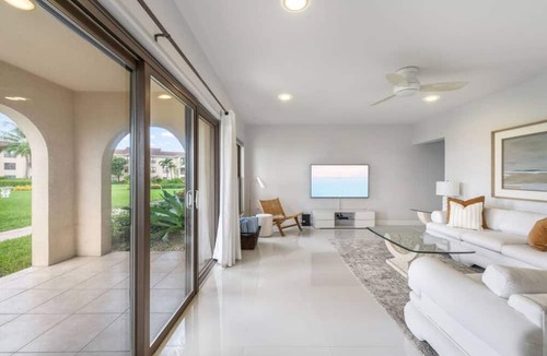 Seven Mile Beach Apartment | George Town Villas 117