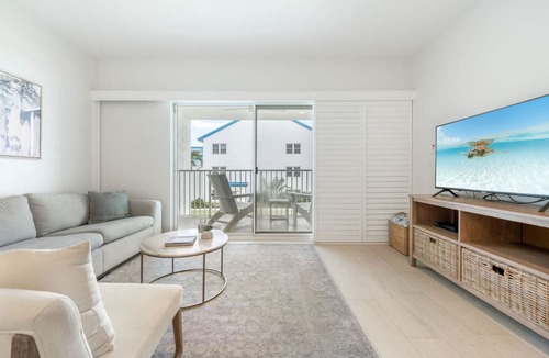 Seven Mile Beach Apartment | Villas of the Galleon 6