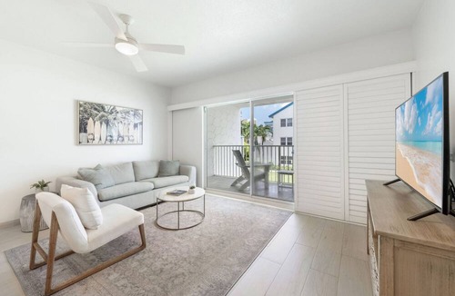 Seven Mile Beach Apartment | Villas of the Galleon 6
