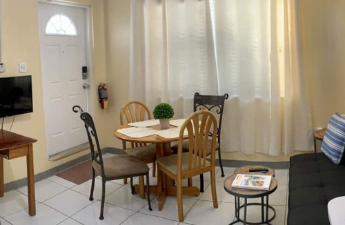 West Bay Apartment | 3-suite Group Stay Steps to Beach Sleeps 13